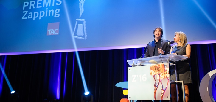 Celebridade MasterChef recebe o Prêmio Zapping para Melhor Programa de Entretenimento