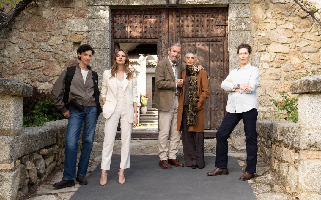 Ángela Molina, Pep Munné, Amaia Salamanca, Aitor Luna and Blanca Romero star in ‘Pura Sangre’, a new Telecinco series.